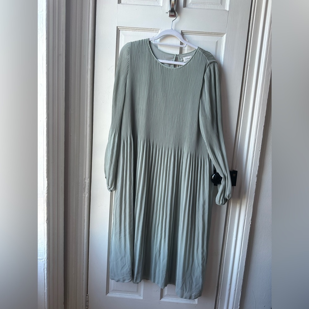 Aritzia Wilfred Daydreamer Midi Dress